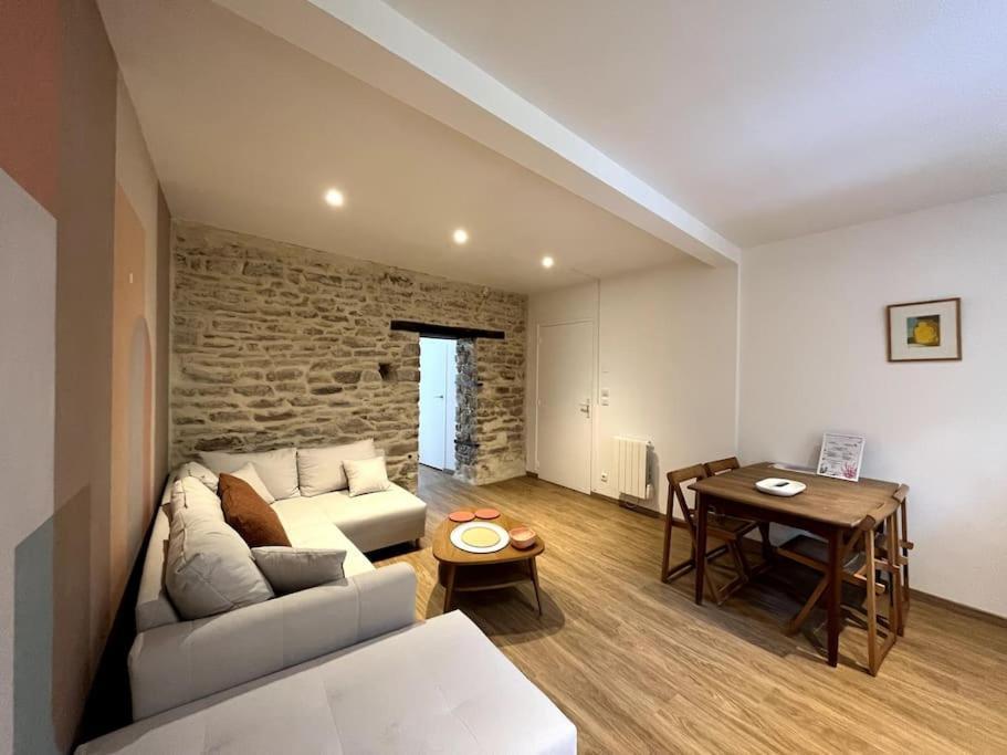Elegant T2 Entierement Renove Apartment Конкарно Екстериор снимка